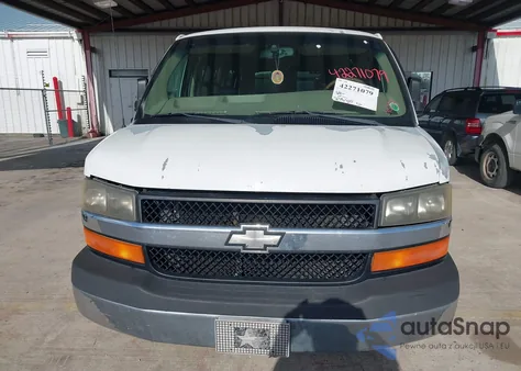 2003 Chevrolet Express G1500 z USA, uszkodzony, nr VIN 1GBFG15T931100700